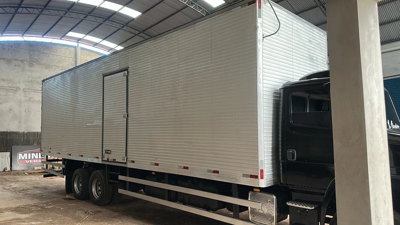 Vendo Baú 10.5 x 3  - Foto 2