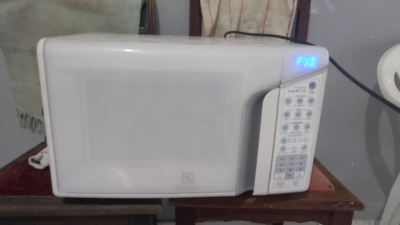 Microondas 31L com defeito 