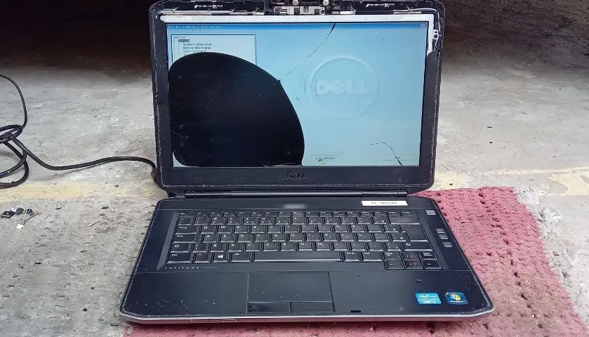 Notebook Dell Core i3 2gb sem Hd para peças