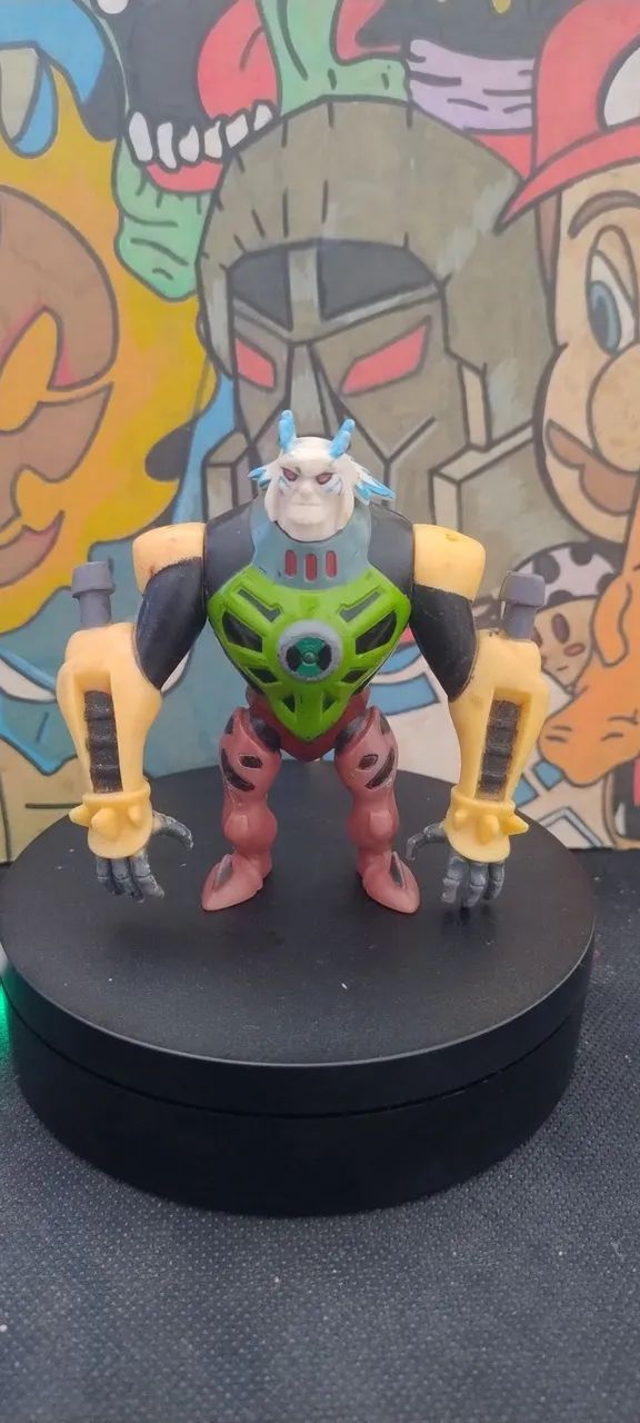Bonecos Ben 10, 20 cada  - Foto 3