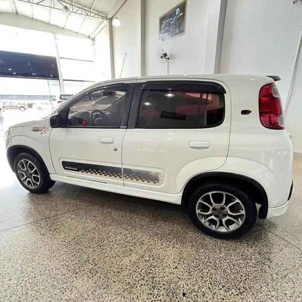 Fiat Uno Sporting 1.4 EVO Fire Flex 8V 4P 2013 - Foto 5