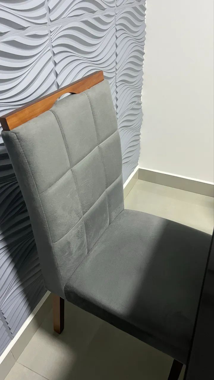 Mesa de vidro com madeira maciça 1,60x 90cm + 6 cadeiras - Foto 4