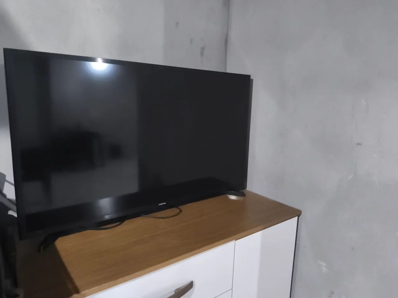 Doa-se TV Samsung de 40 polegadas 