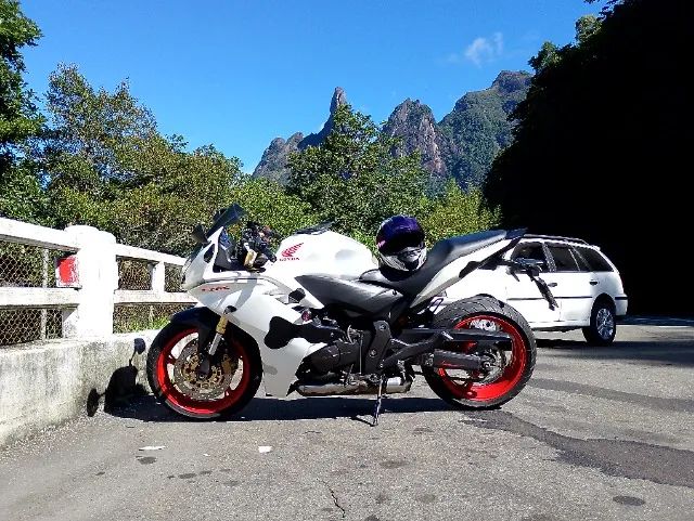CBR 600F Personalizada 