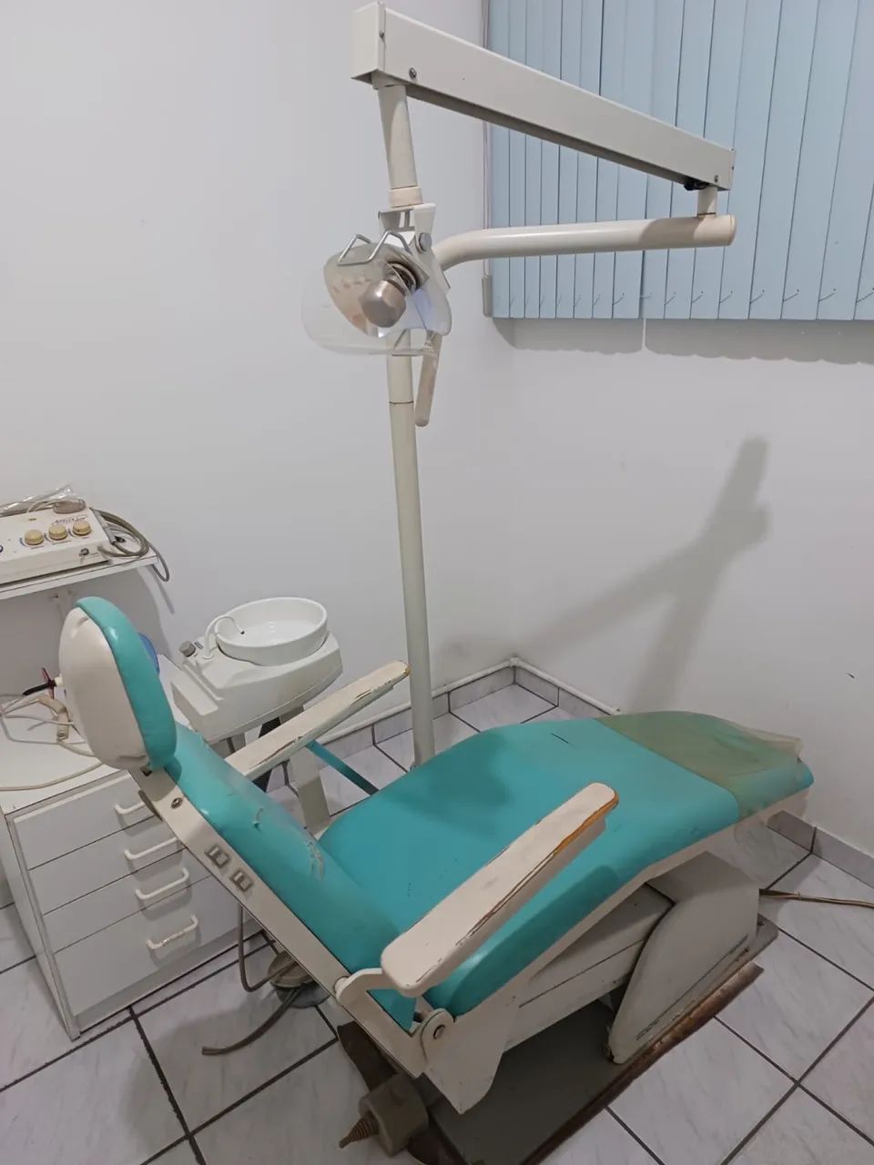 Vendo cadeira odontológica e equipo Dabi