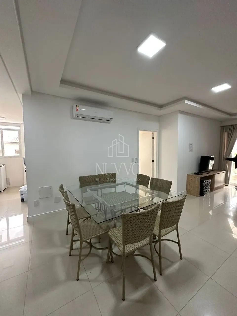 Apartamento com 3 suítes para locação anual em Jurere - Florianópolis