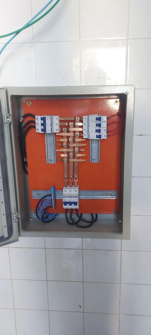 Eletricista e técnico em Eletrotécnica, reparos e instalações. - Foto 3