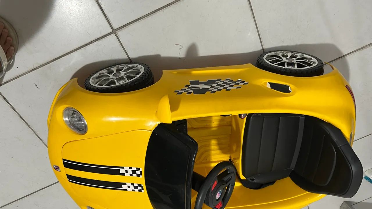 Carro Elétrico Infantil Amarelo - Excelente Estado! - Foto 3