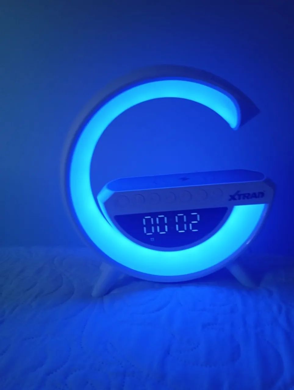Luminária LED Xtrad com Caixa de Som Bluetooth e Carregador por Indução - Foto 2