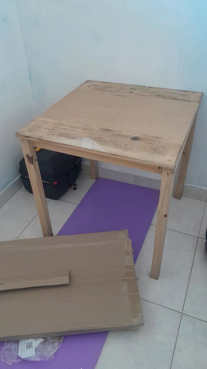 Mesa 4 lugares pequena