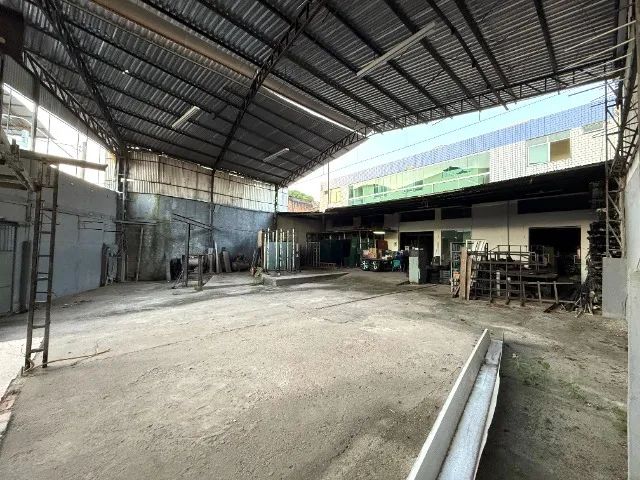 Vendo Galpão com 588m² e Prédio com Escritório em Monte Belo - R$ 2.180.000 - Foto 5