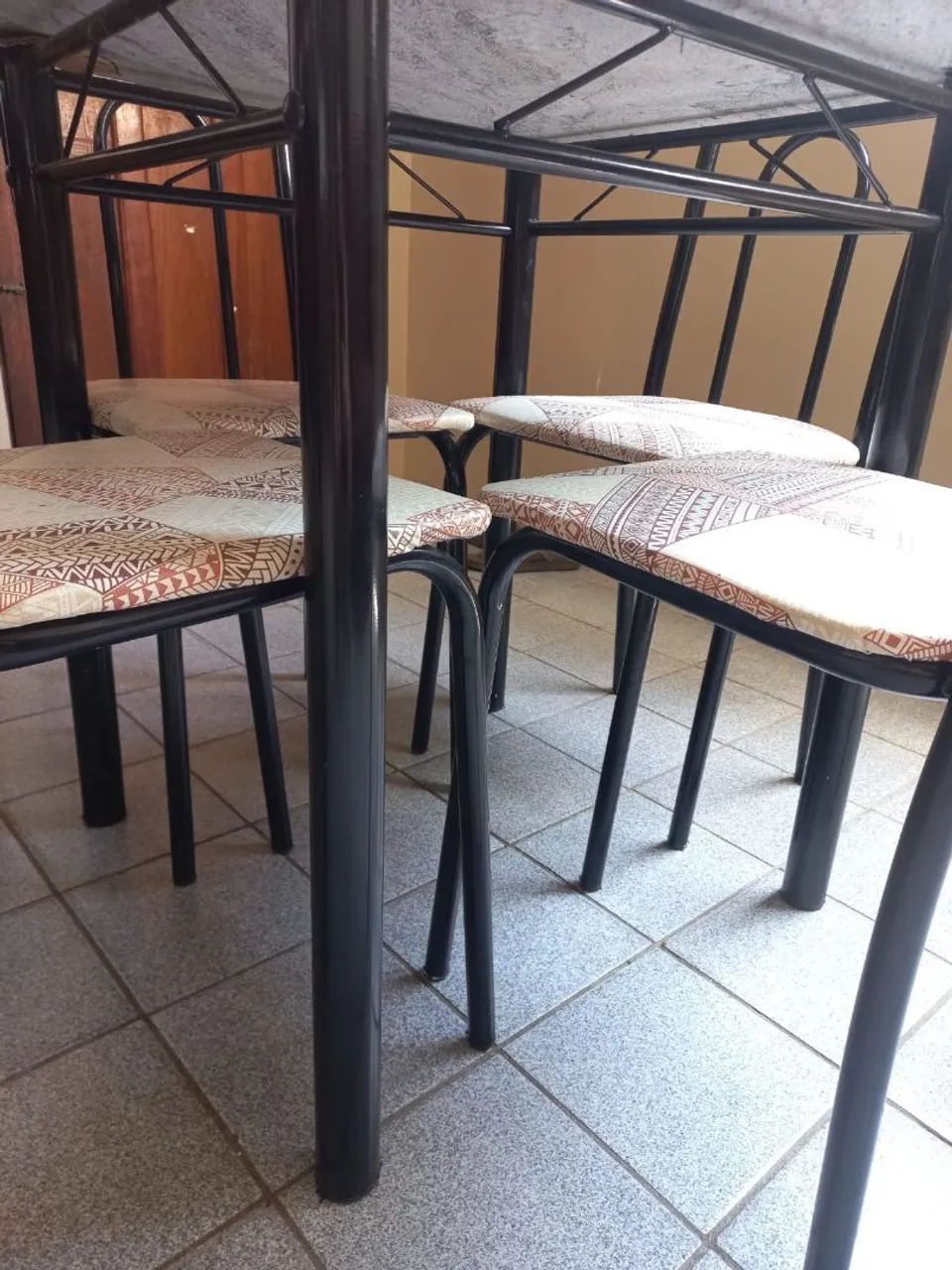 Mesa com 4 cadeiras - Foto 5