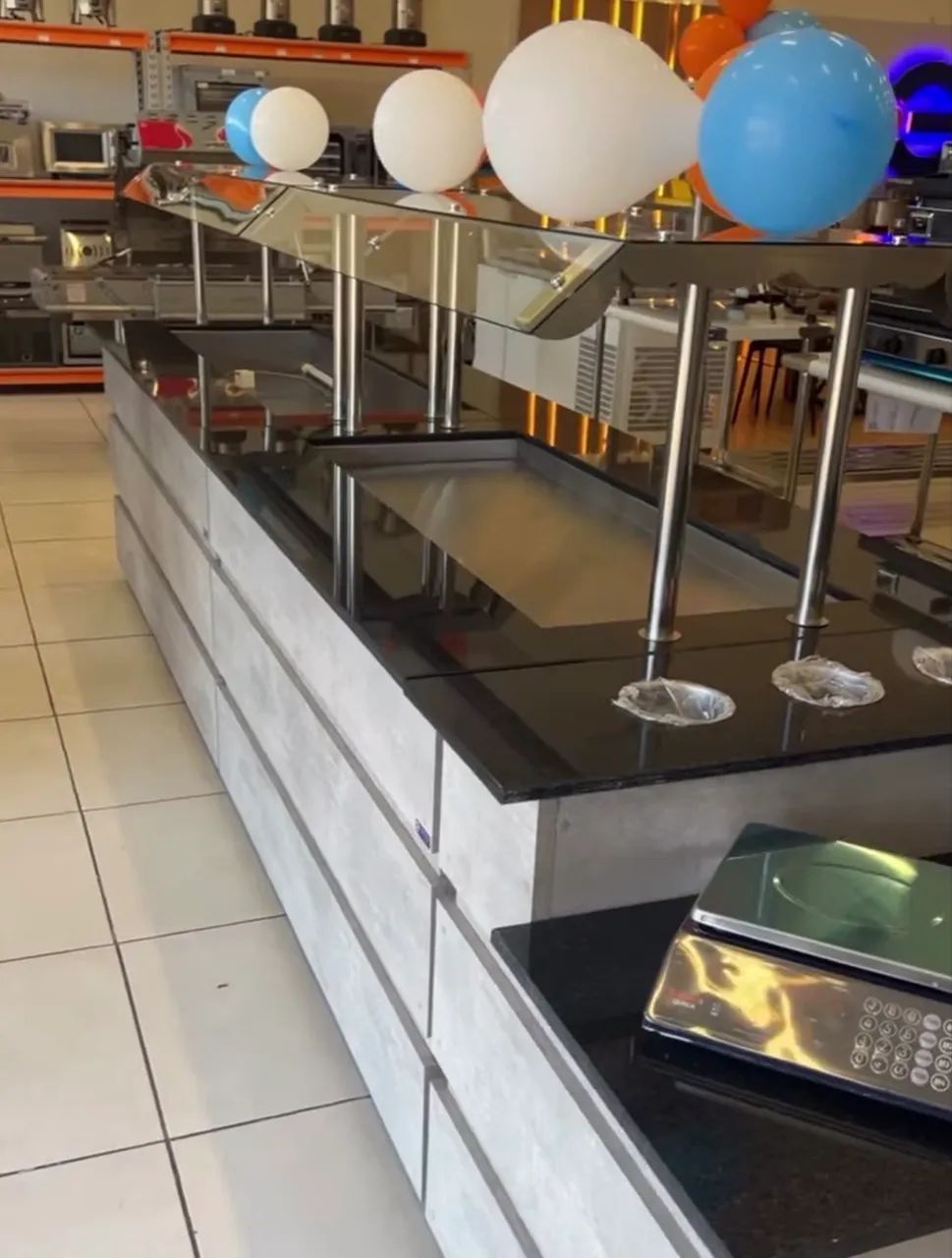 Buffet restaurante 10 cubas aquecidas e 8 refrigeradas em MDF com predra granito  - Foto 2