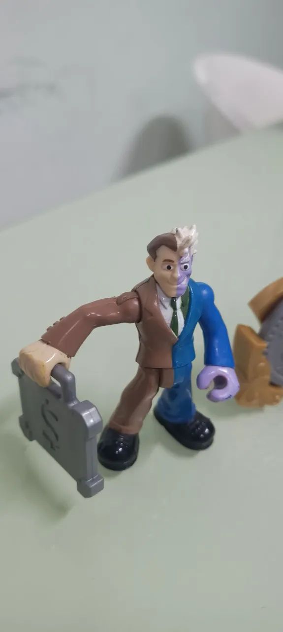 Bonecos e cofre Duas caras Imaginext  - Foto 2