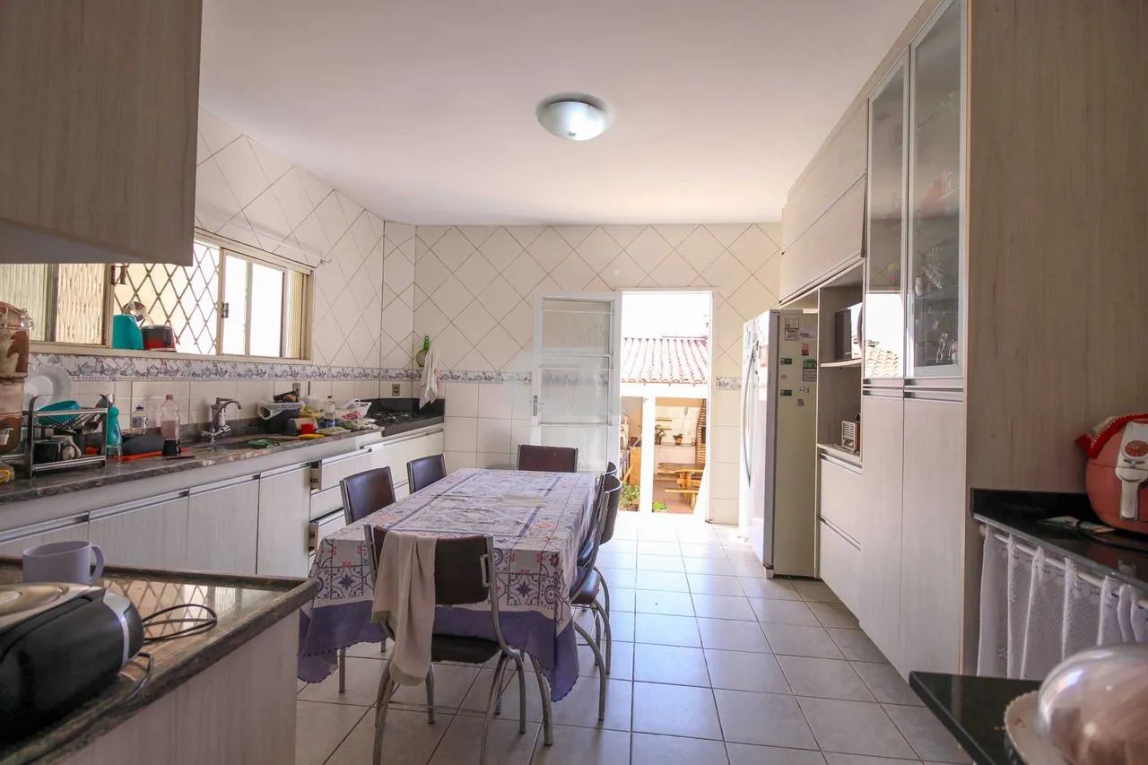 Casa, 5 quartos, 1 suite, 4 vagas - Foto 5