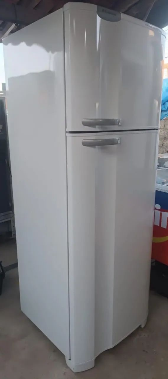 Geladeira semi nova 