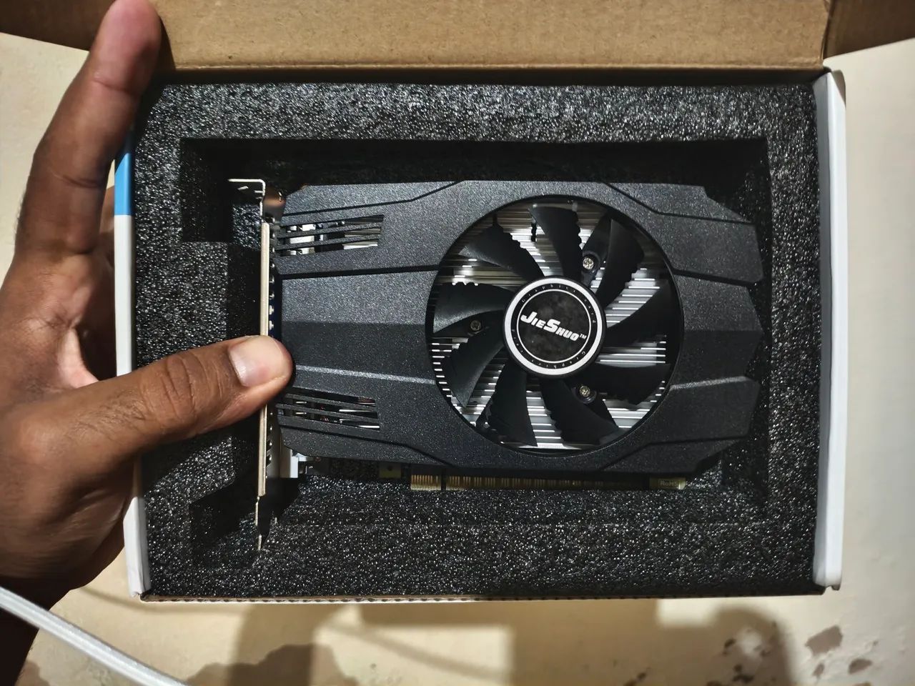 GTX 750 de 8 GB! 