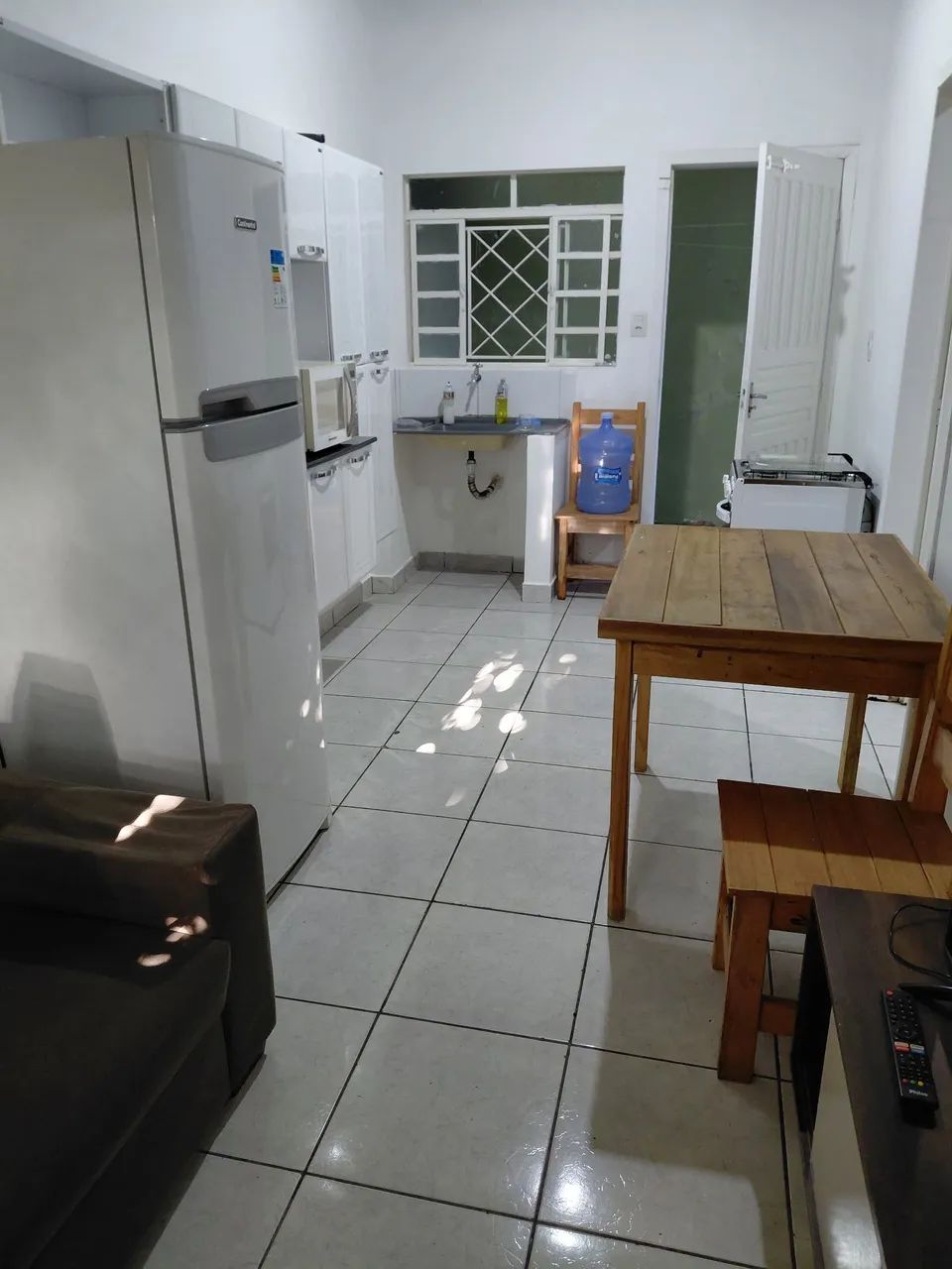 Alugo kitnet mobiliada 