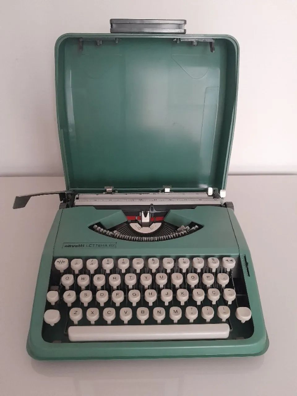Máquina de escrever OLIVETTI