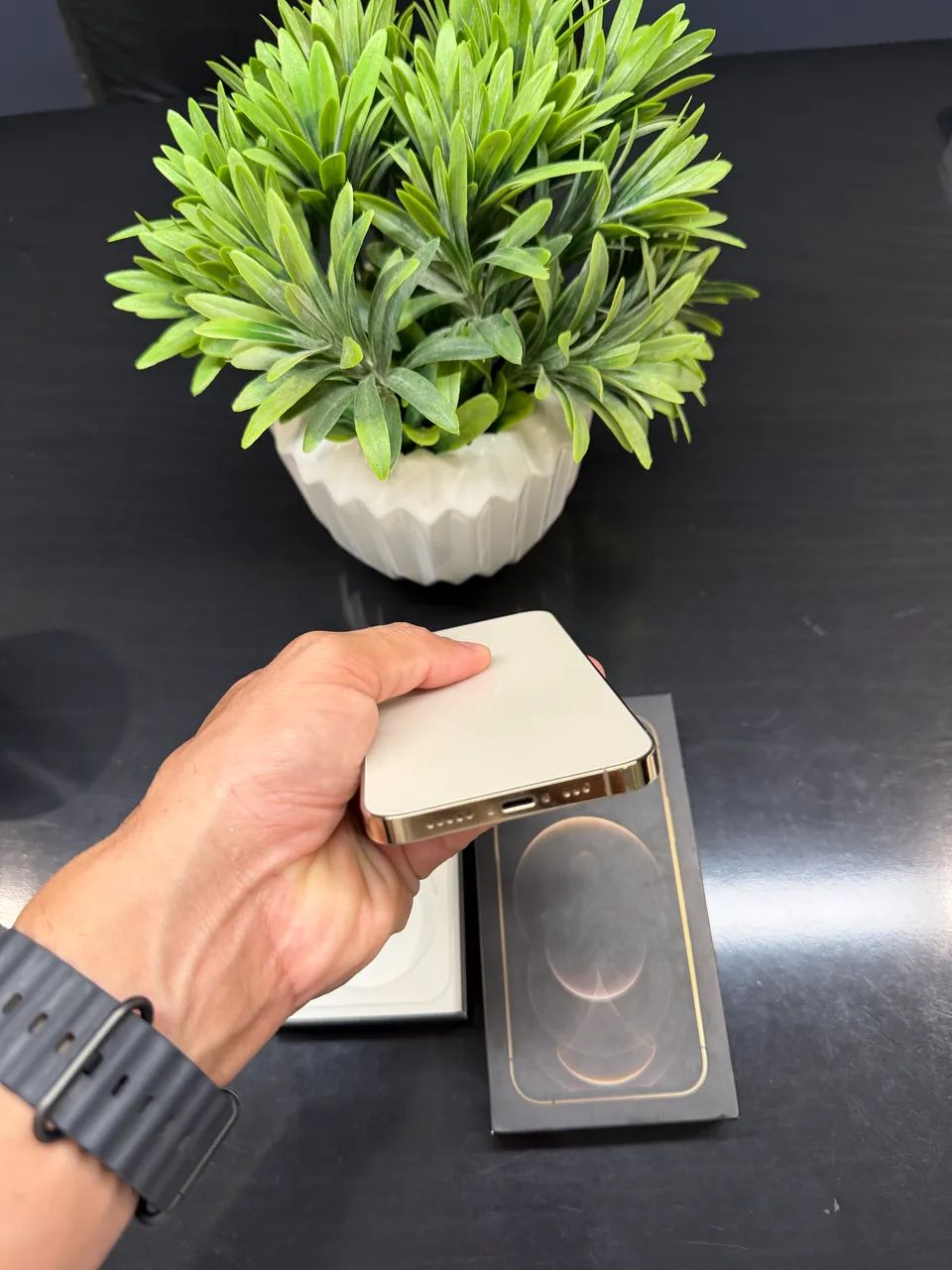 iPhone 12 Pro 128GB | Bateria 77% | Gold | Caixa e Cabo Original