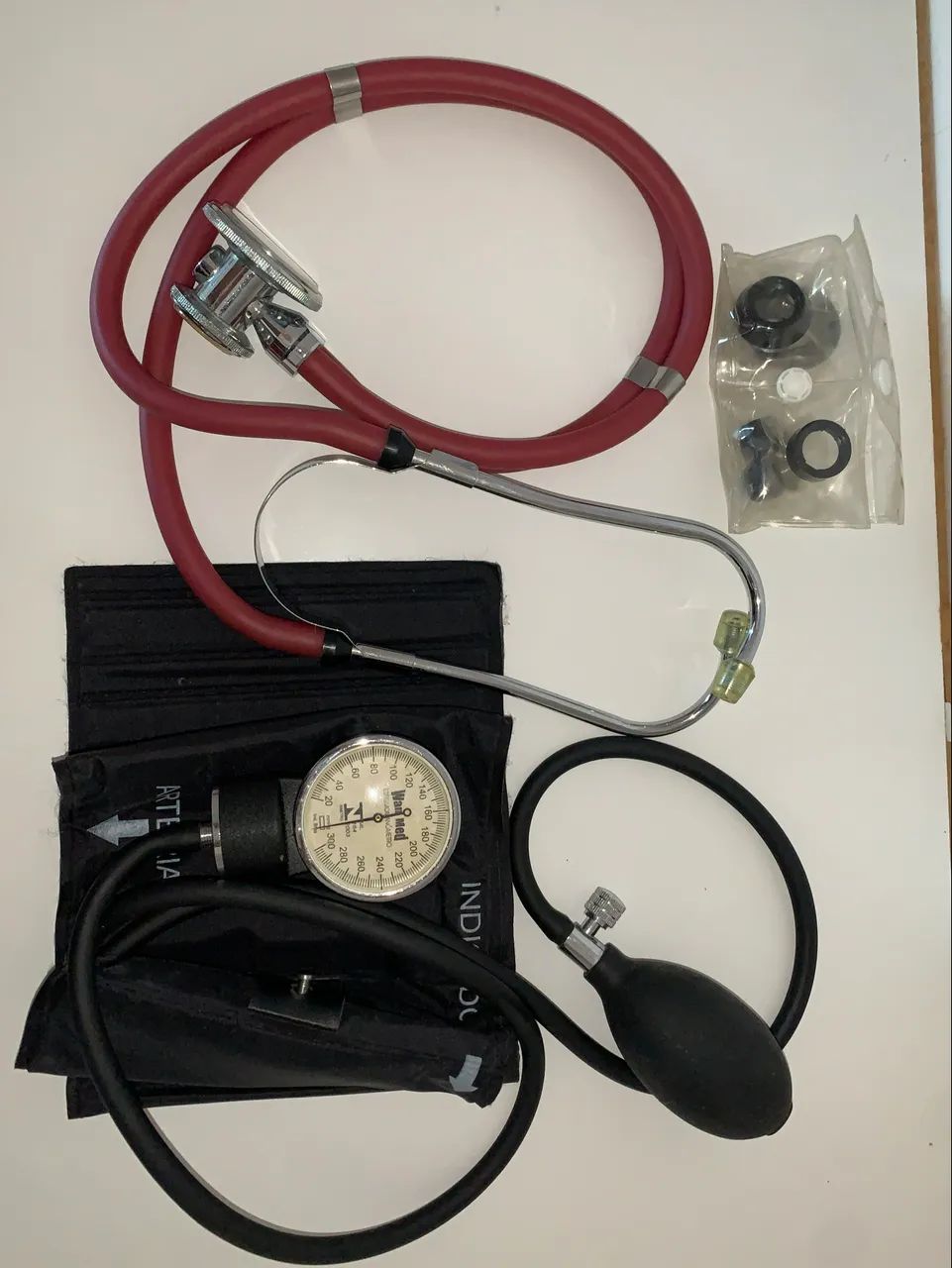 Kit Esfigmomanômetro + Estetoscópio Medidor Arterial Premium - Foto 3