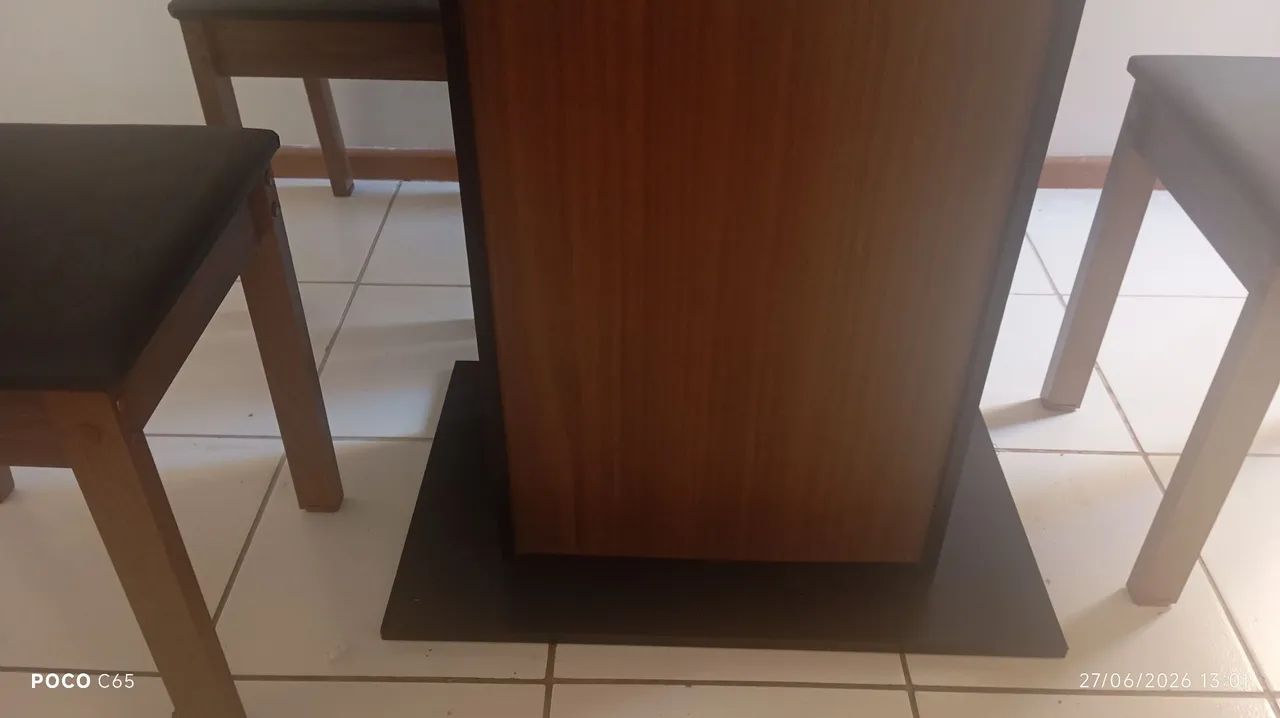 Conjunto de mesa com 4 cadeiras - Foto 5