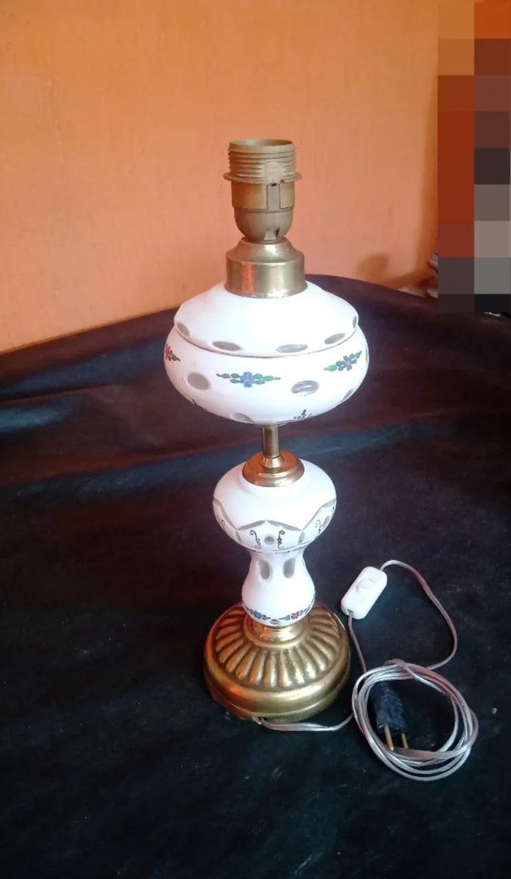 Abajur  de  overlei  com  base  de  metal  - Foto 2