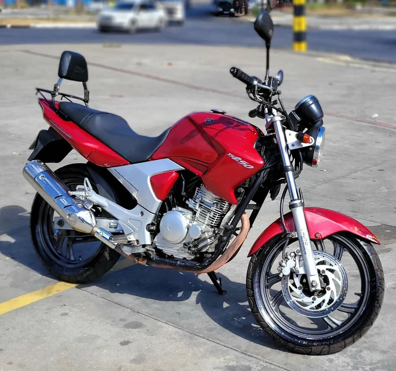 Fazer 250 2008 com acessórios 