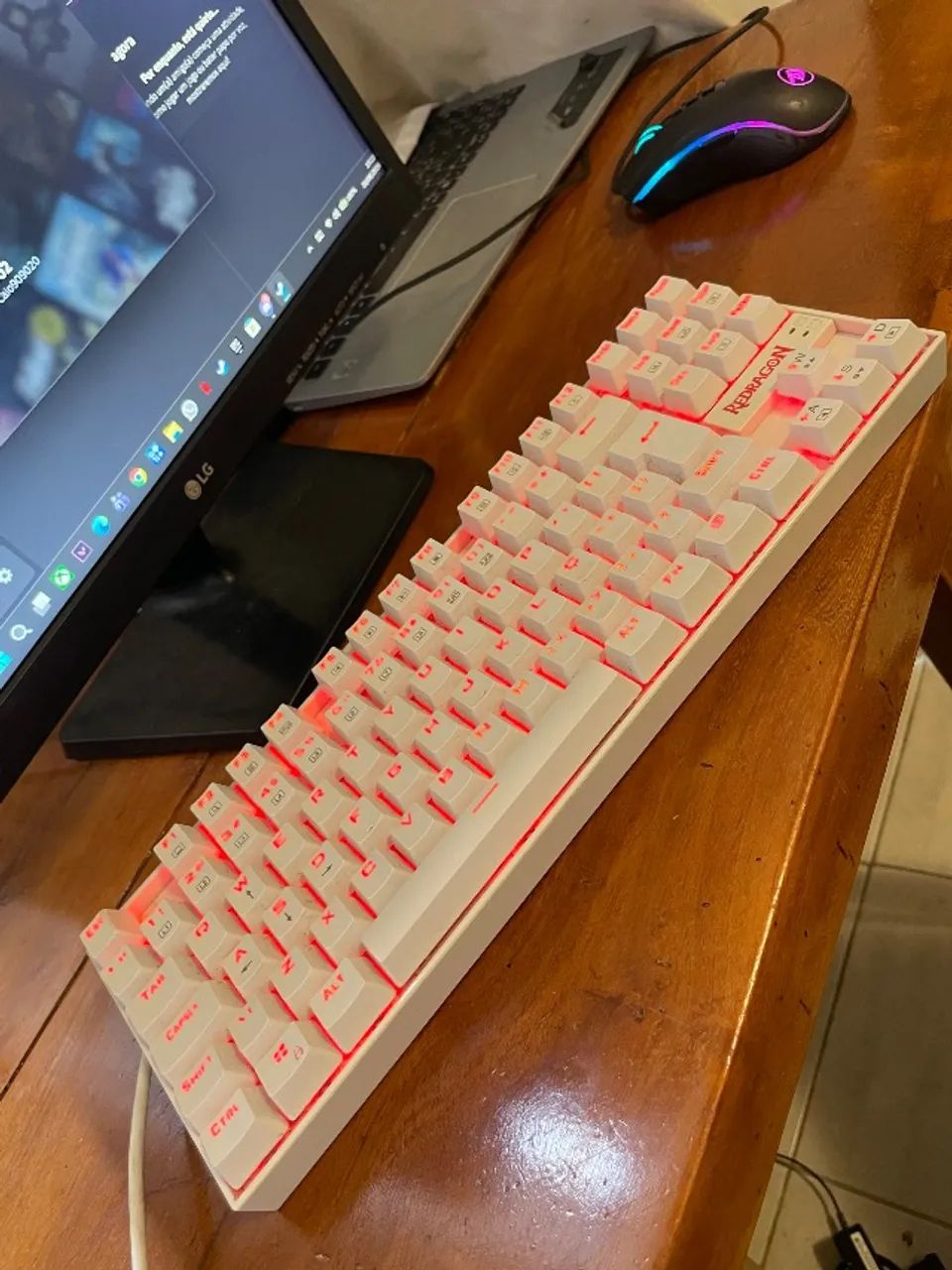 Teclado Redragon Kumara branco led vermelho funcionando 100% - Foto 2