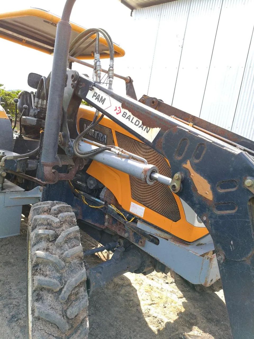 VALTRA A750 - Foto 2