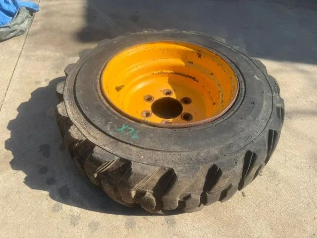 Estepe 10 x 16,5 Roda mini-retroescavadeira JCB 1CX p/n 245/23300