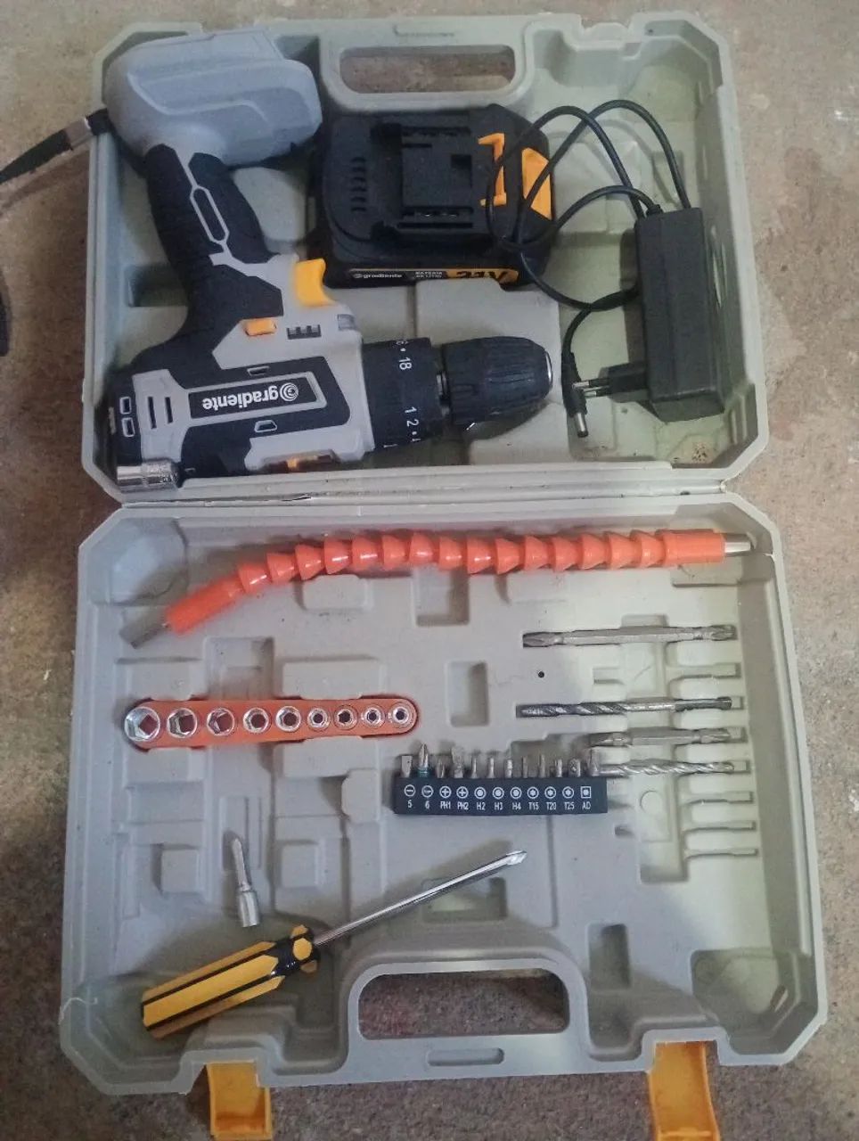 Vendo essa parafusadeira Gradiente semi nova