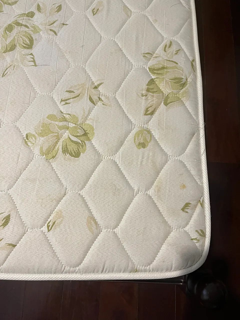 Vendo cama de solteiro e colchão  - Foto 2
