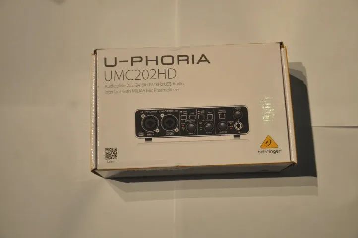 Interface de Áudio Behringer UMC202 HD - Foto 2