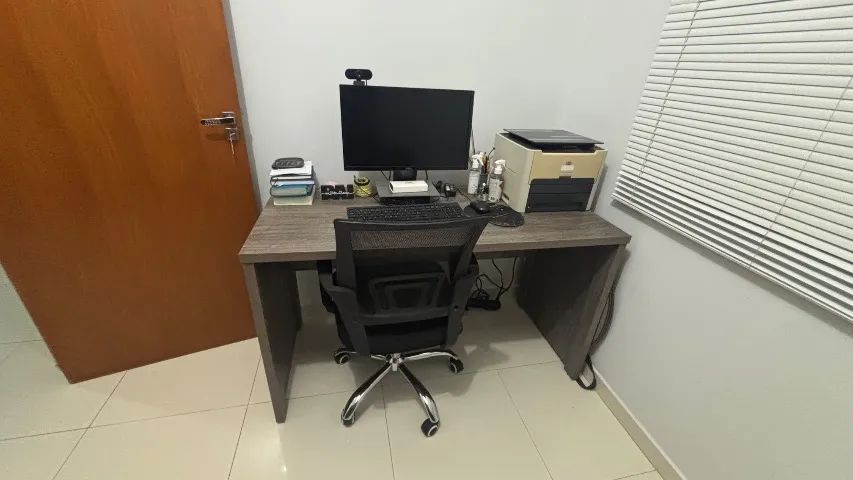 Guarda Roupa de Casal e Messa de computador  - Foto 3