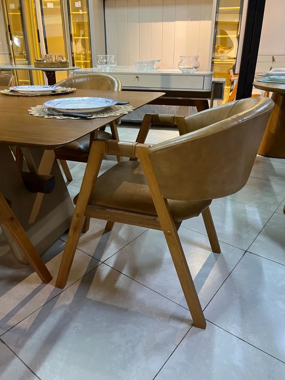 Mesa de Jantar Herval 2,20m com 06 cadeiras  - Foto 3