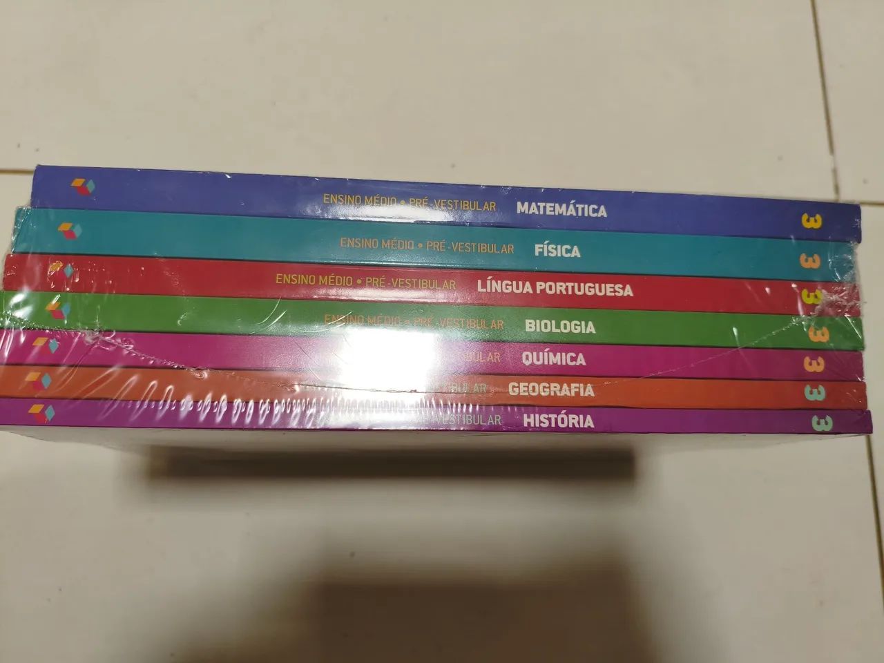 Livros Encino médio ? pré-vestibular / Poliedro