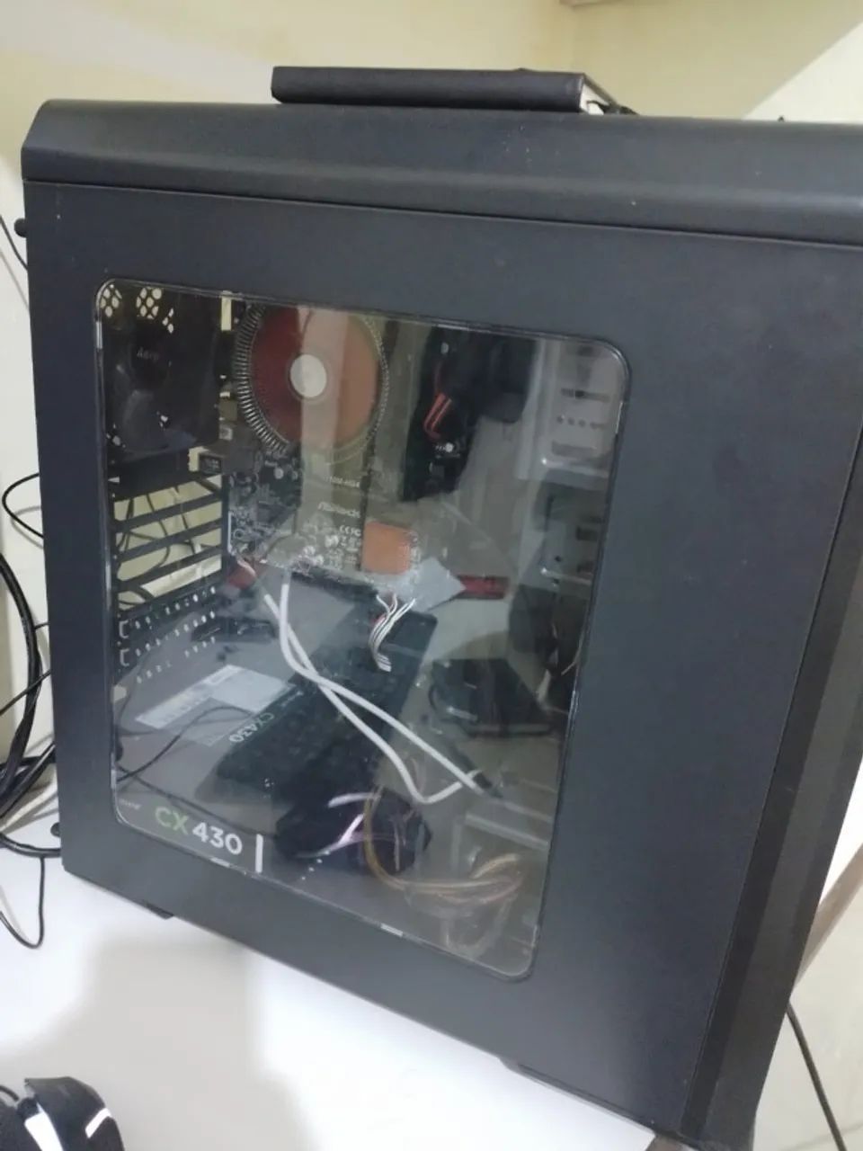 CPU Core i5 8 GB RAM Intel HD Graphics 530