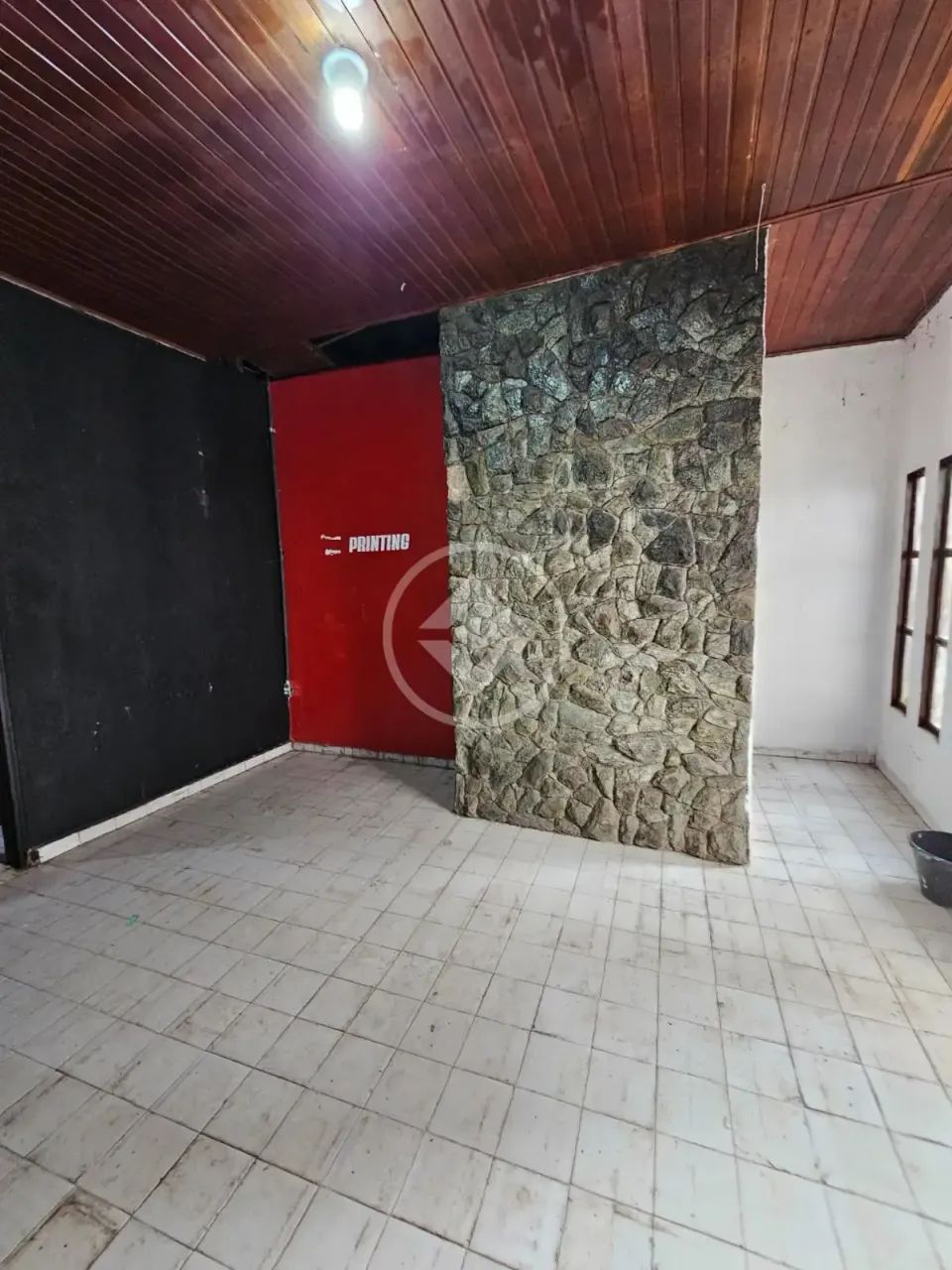 Vende-se ou aluga Prédio comercial, no Areão próximo a Av. Miguel Sutil codigo: 123765