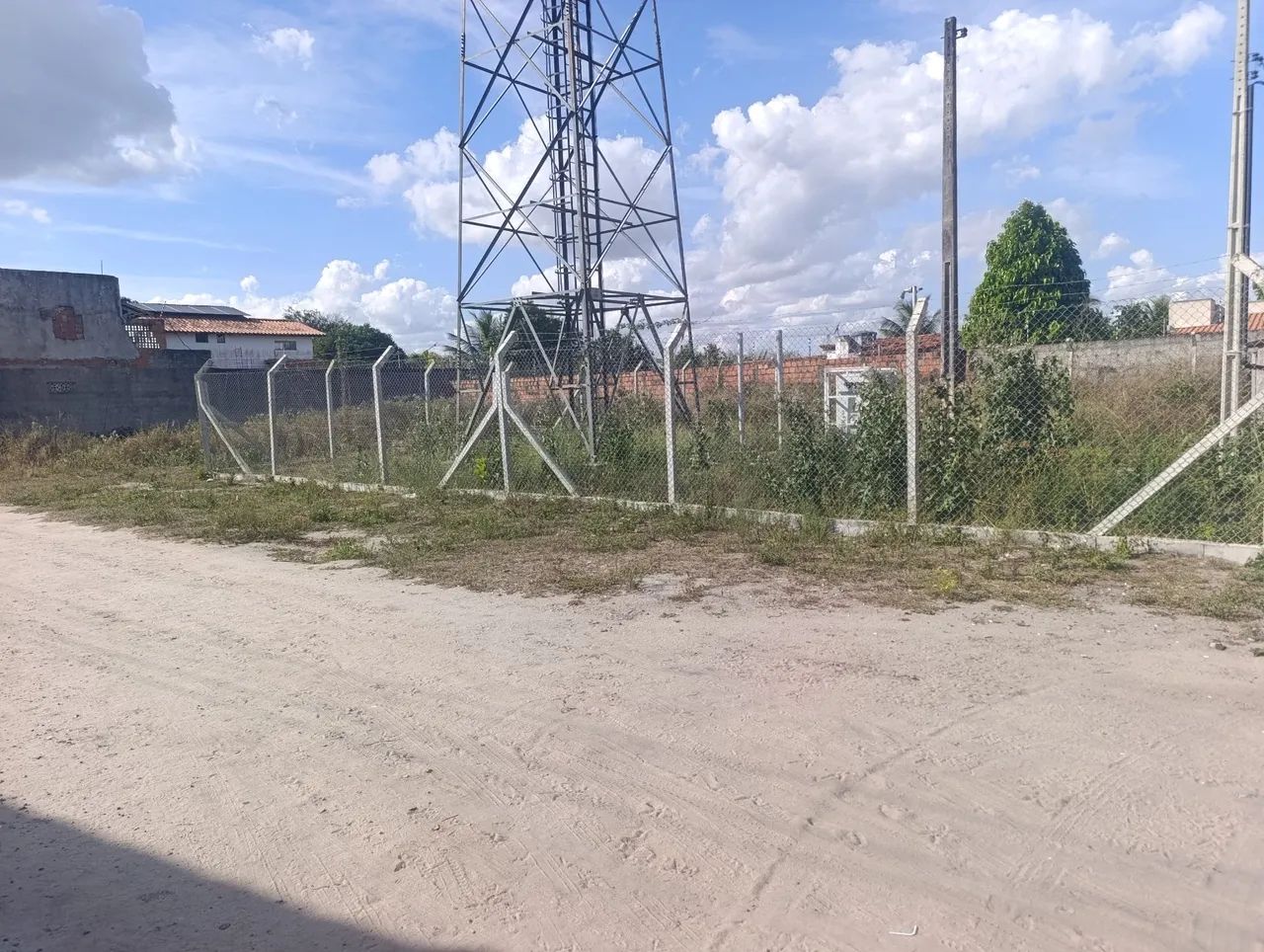 VENDO ESTE TERRENO PROXIMO NOIDE - Foto 2
