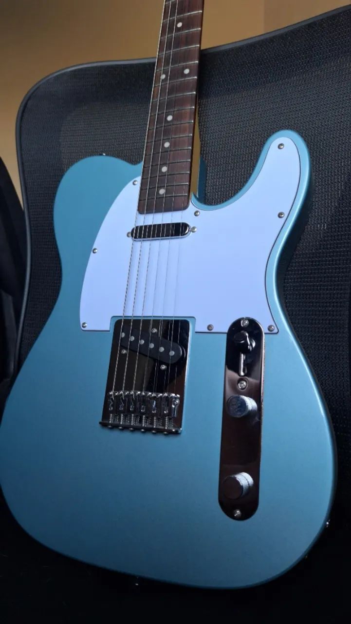 Squier Telecaster Affinity Series - Limited Edition - Ice Blue Metallic