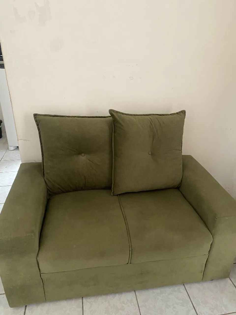 Sofá 2 lugares cor verde esmeralda - Foto 3