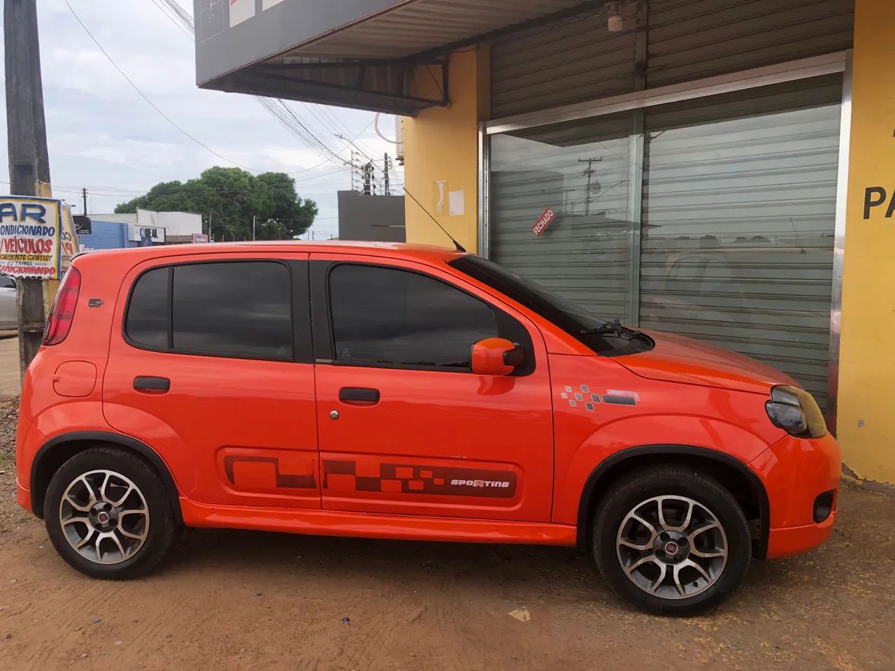 Fiat Uno Sporting 1.4 EVO Fire Flex 8V 4P 2012 - Foto 2