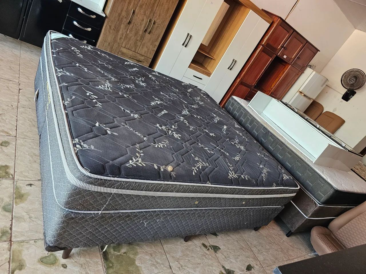 Cama box King usada Molas ensacada  - Foto 4