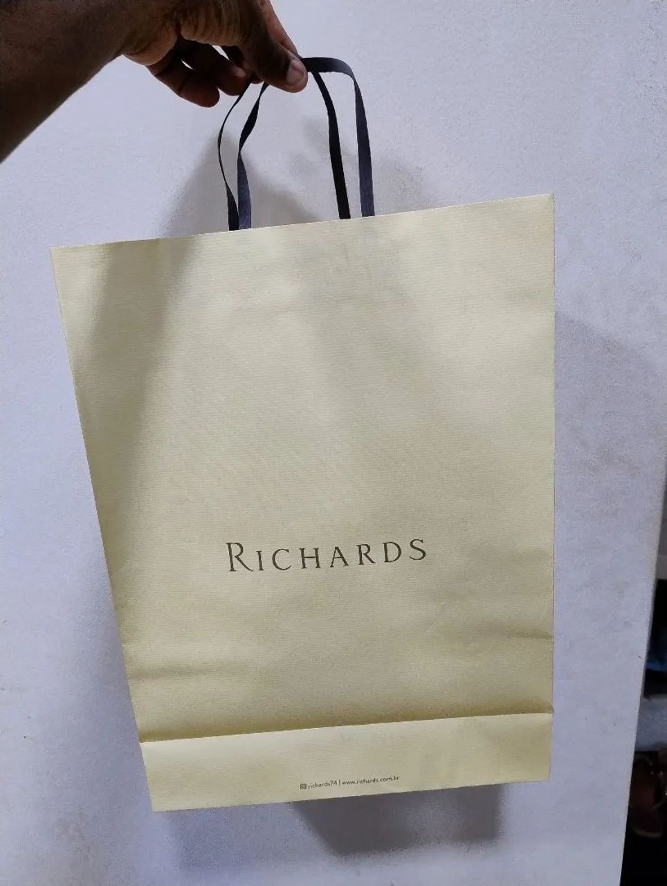 20 Sacolas de compra da marca de vestuário e acessórios Richards  - Foto 2
