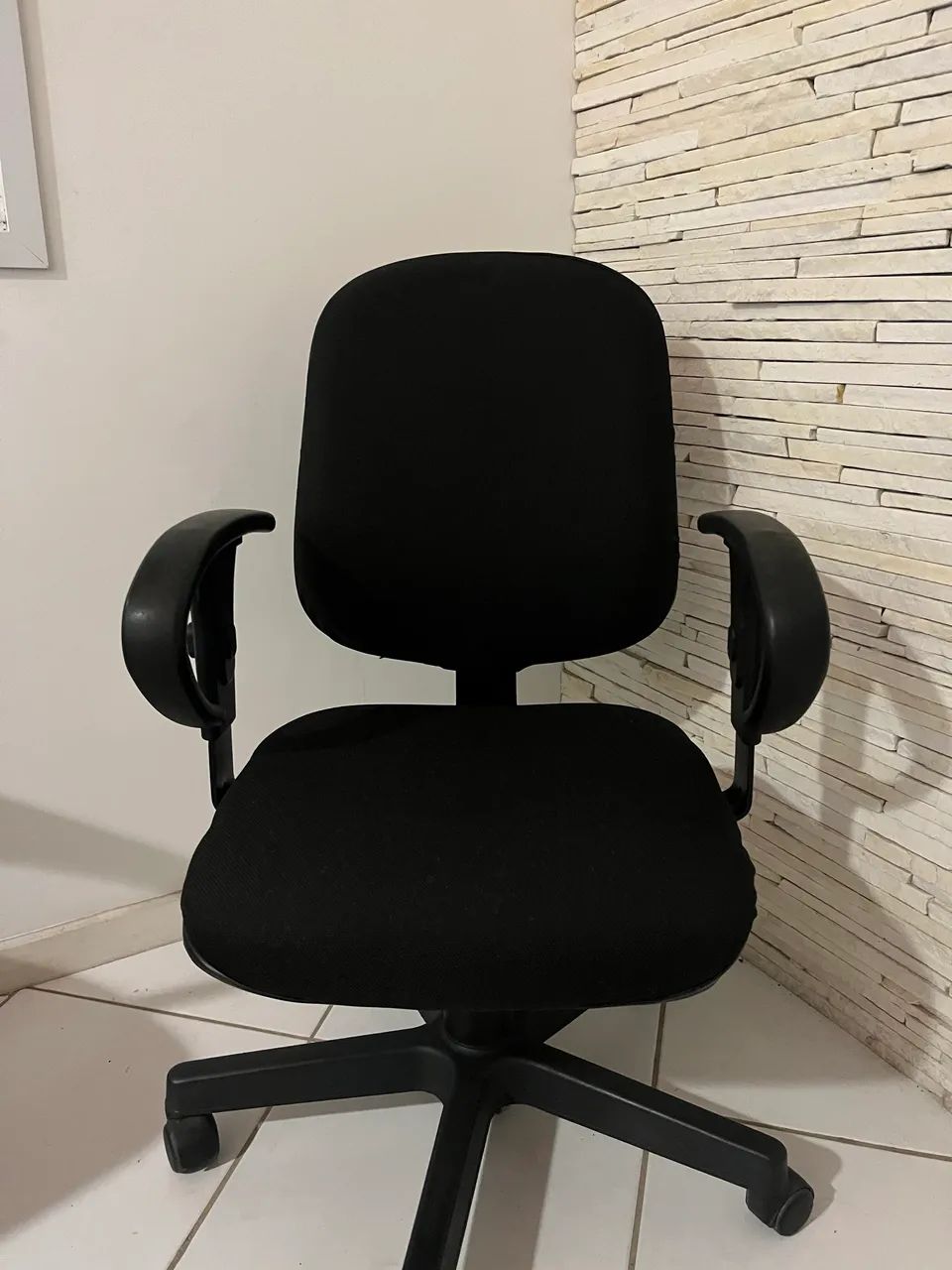 Cadeira de Escritório em Perfeito Estado - Foto 2