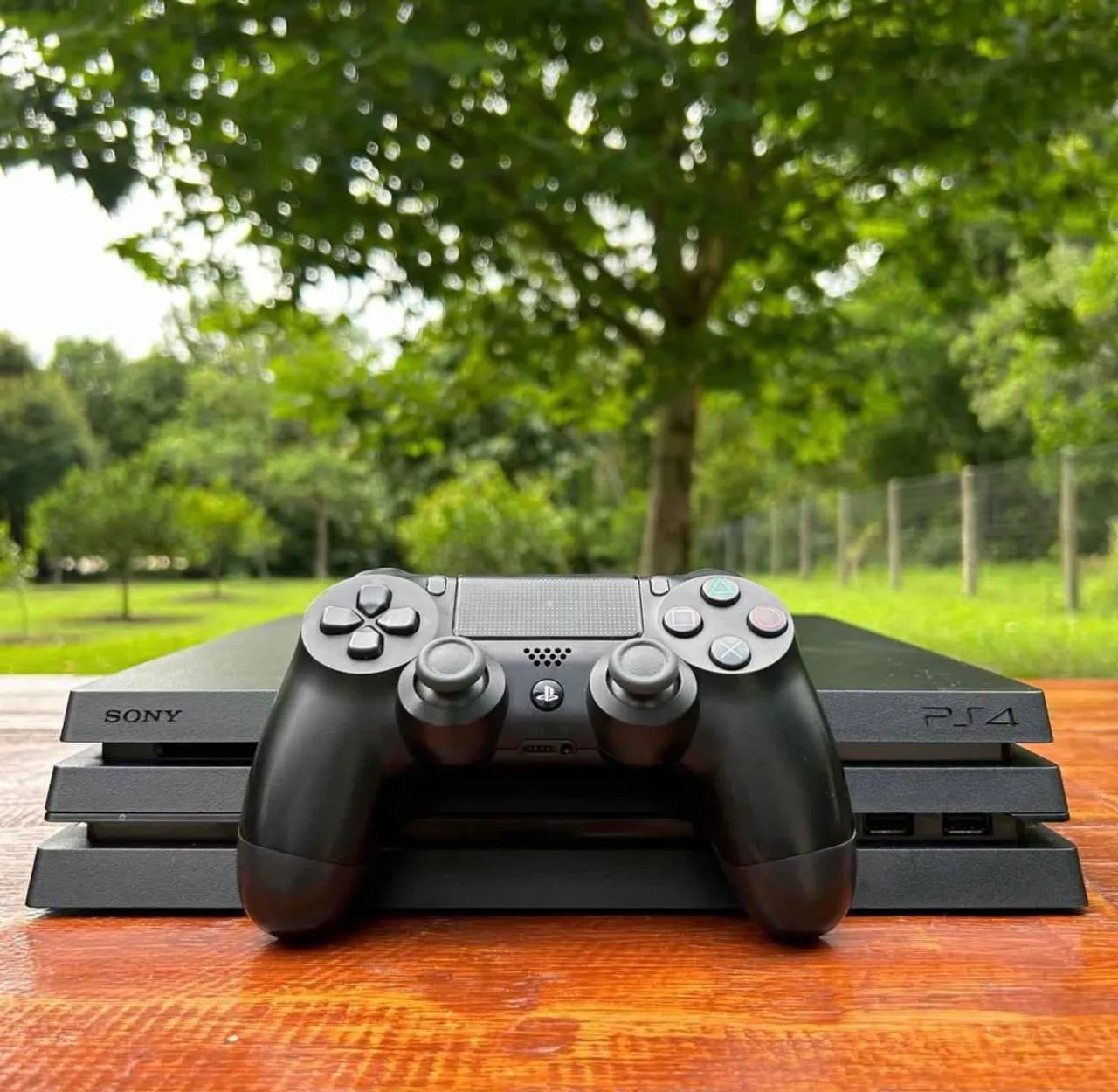 PS4 pró 2 controles , 1tr - Foto 3