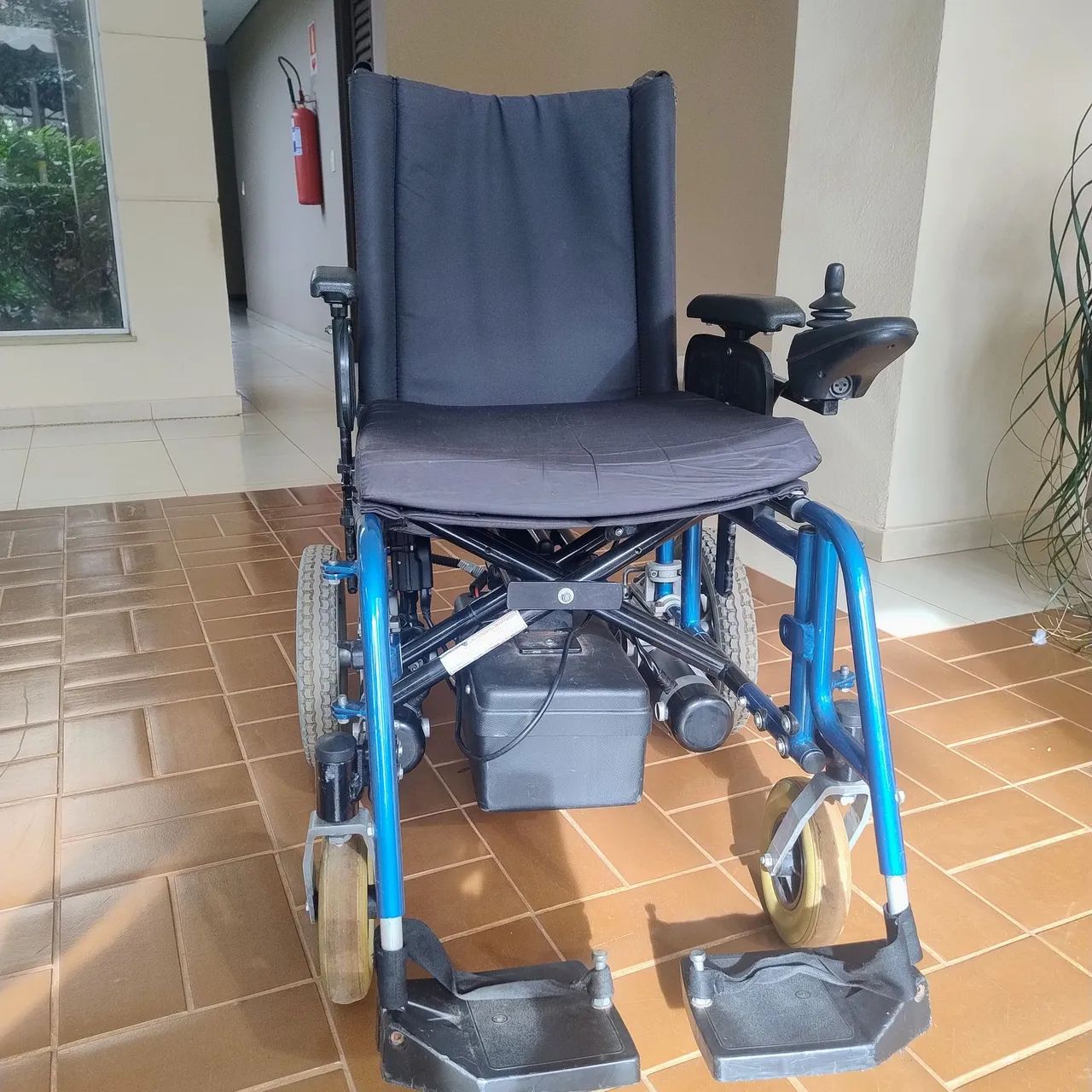 Cadeira de rodas elétrica  - Foto 4