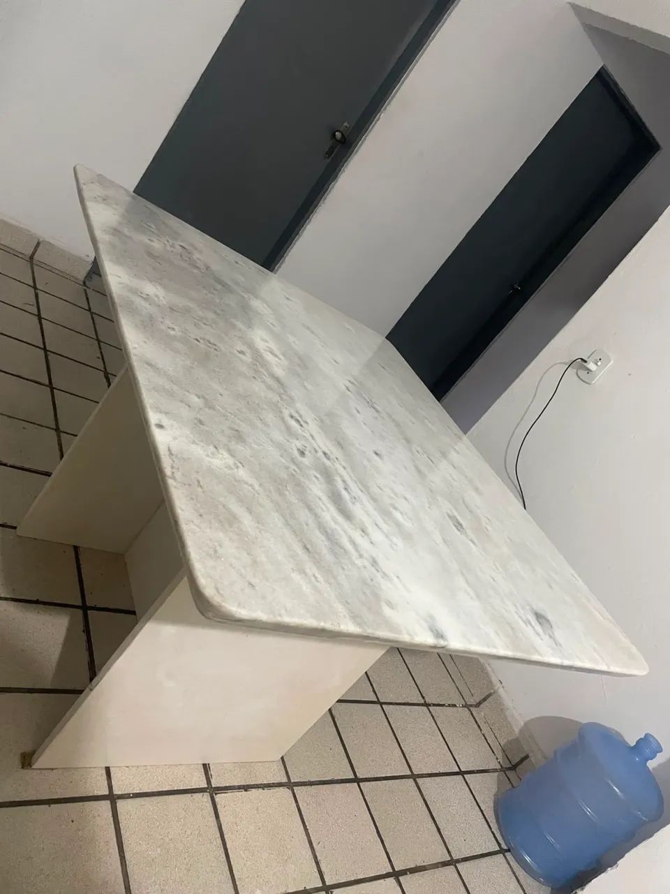 Mesa toda em marmoré  - Foto 2