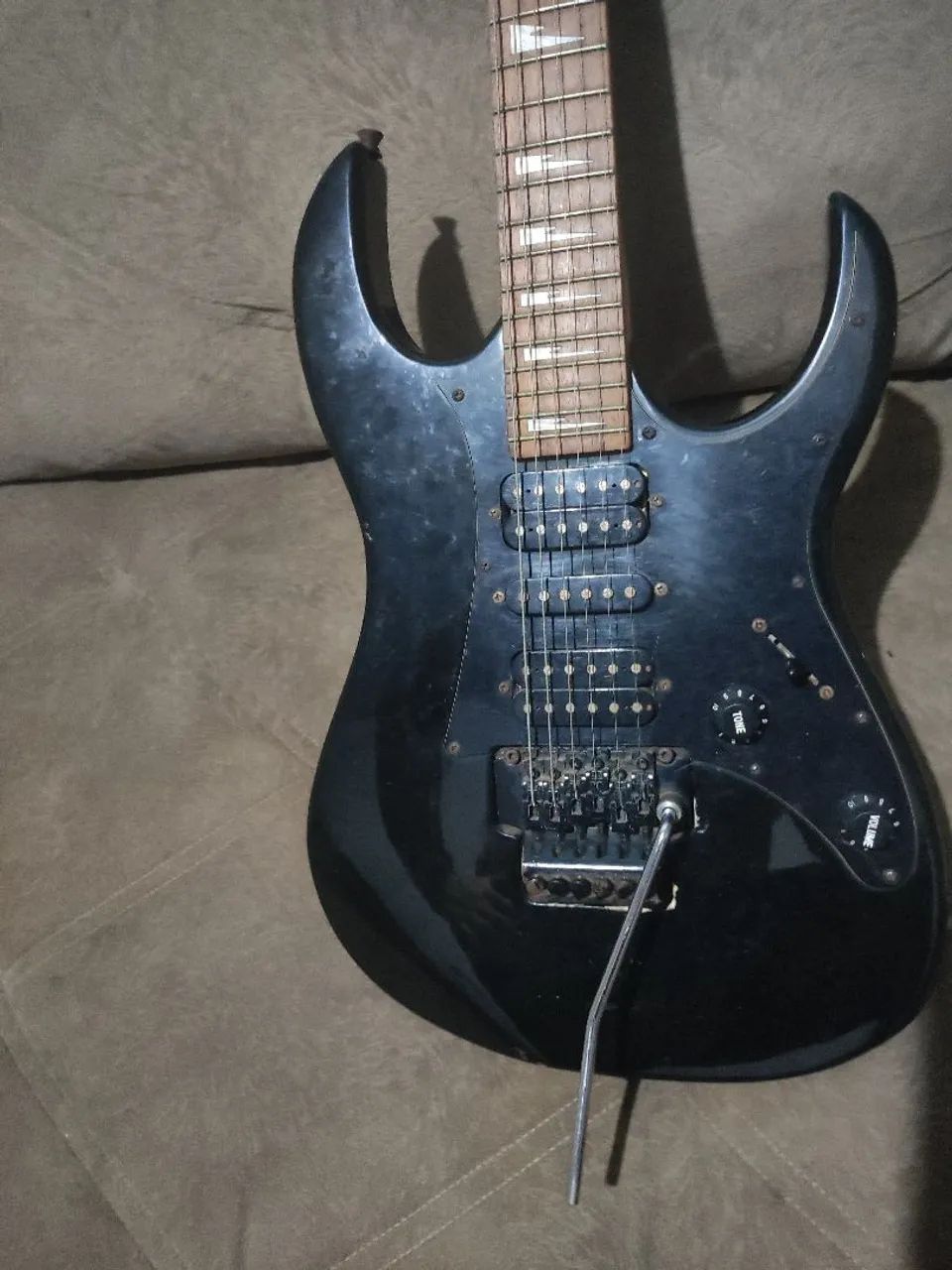 Memphis by Tagima MG330 com ponte Floyd Rose - Foto 2